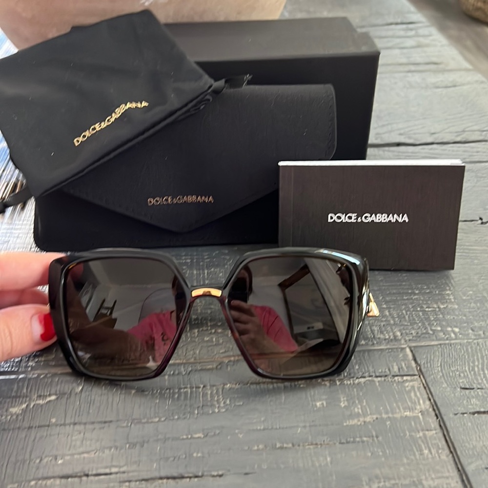 DOLCE & GABBANA SUNGLASSES